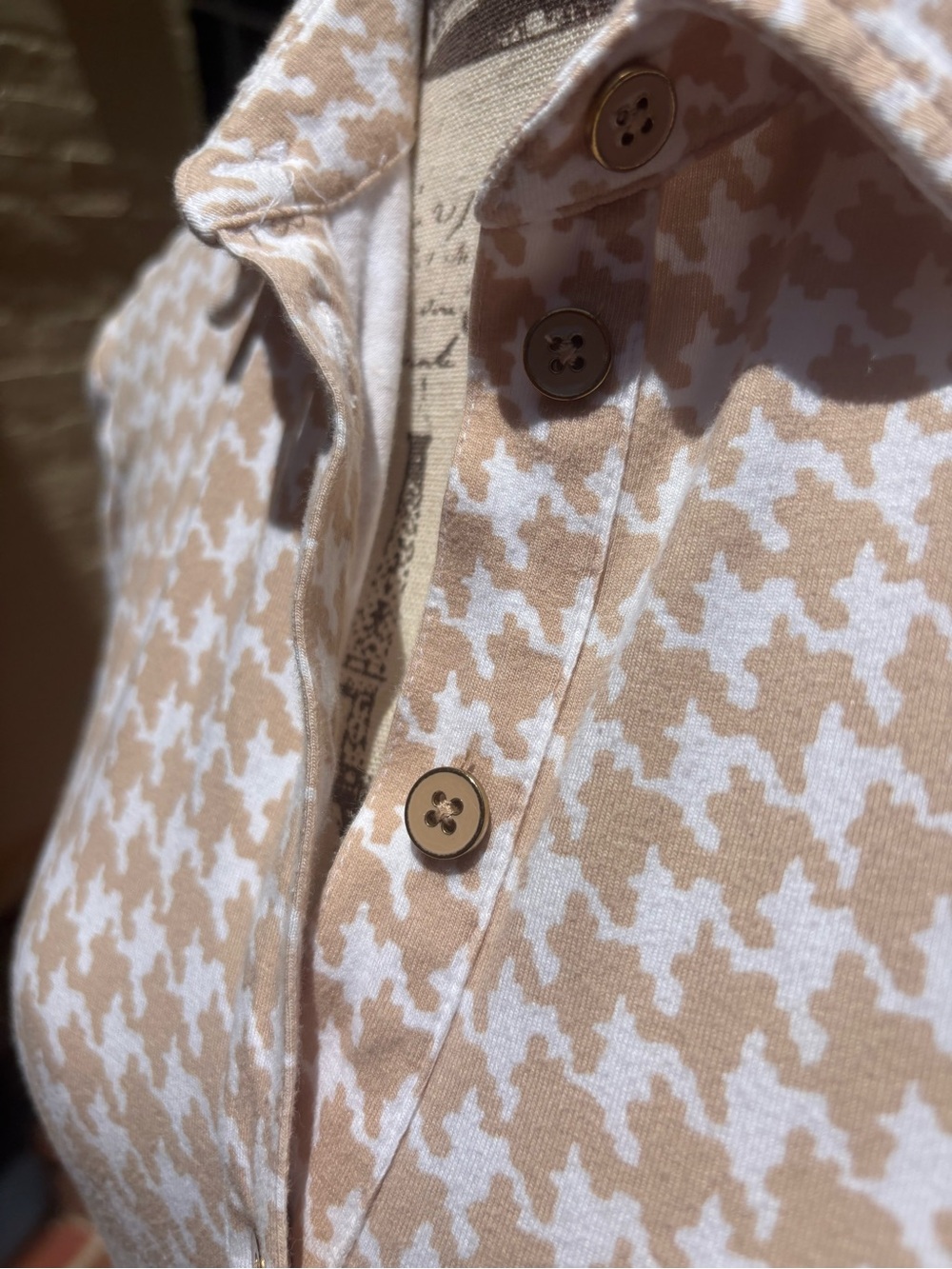 J. McLaughlin Women's Beige and White Houndstooth Button-Up Top - Picture 2 of 5